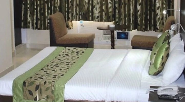 flexible hotel booking in hotel city heights solan