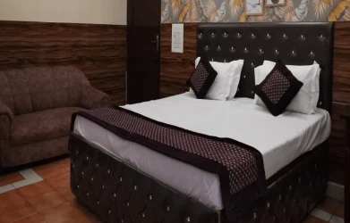 unmarried couple friendly hotels in hotel kuber sonipat