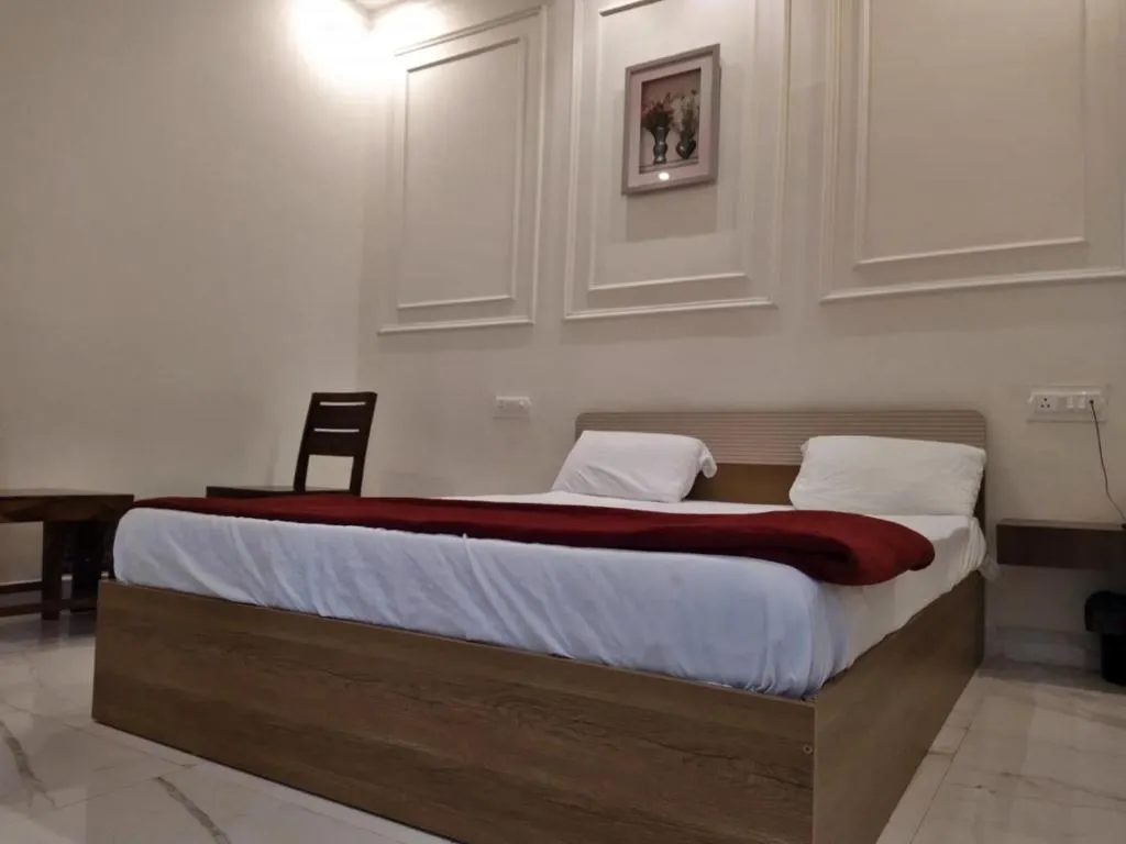 best luxury hotel in hotel sahajtam inn sonipat