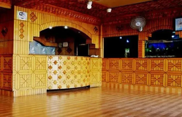 early check in hotels in hotel paradise srinagar