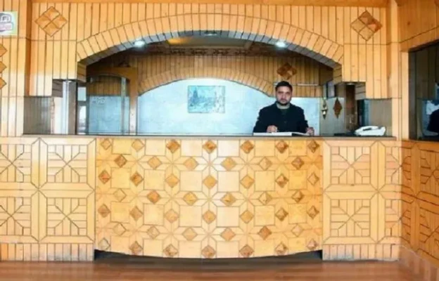 flexible hotel booking in hotel paradise srinagar