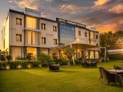 hotel with swimming pool in chauraha, sultanpur - hotel vrindavan sultanpur