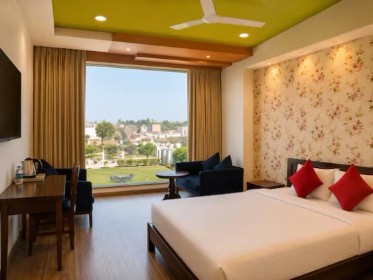 hotel with free parking in chauraha, sultanpur - hotel vrindavan sultanpur
