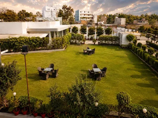chauraha, sultanpur hotel booking - hotel vrindavan sultanpur