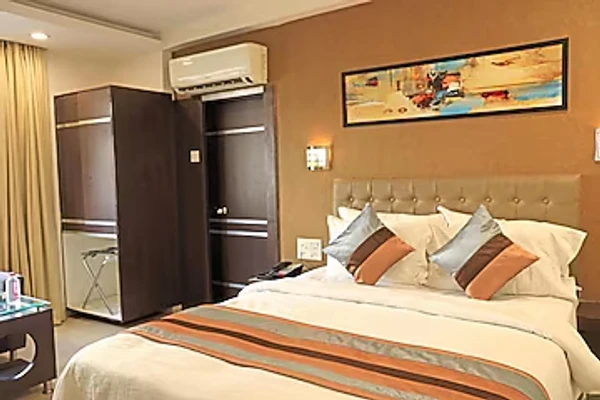 budget hotel in varachha, surat - click hotel yuvraj