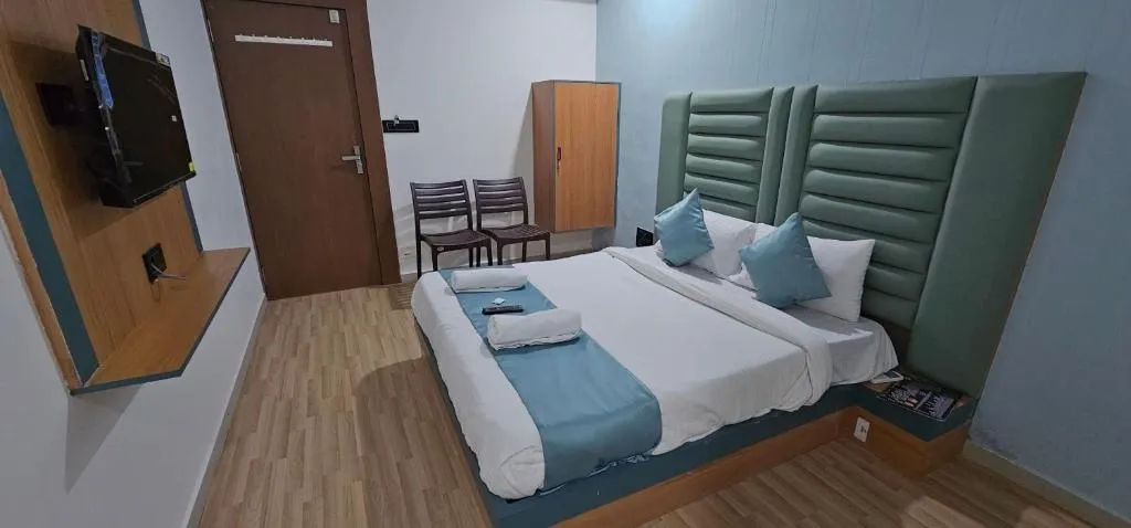 hotel near surat railway station - hotel jalsa