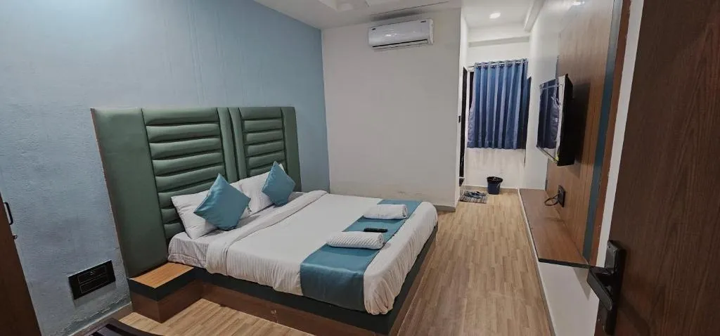 online room booking in char rasta, surat - hotel jalsa
