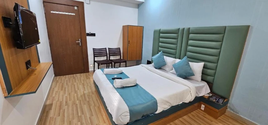 luxury hotels in hotel jalsa surat