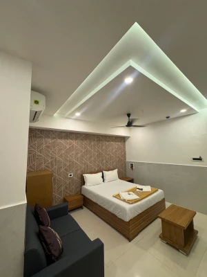 hotel with free parking in vyara, surat - hotel kalp rooms
