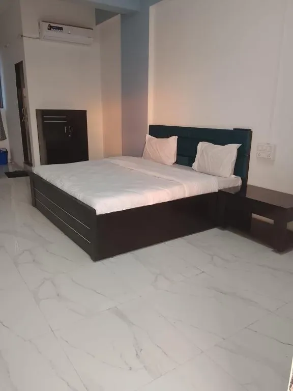 best romantic hotels in hotel krishna rooms surat