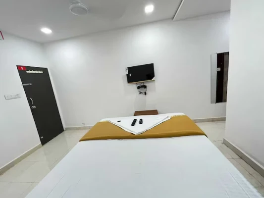 best hotels for unmarried couples in hotel nature peak surat