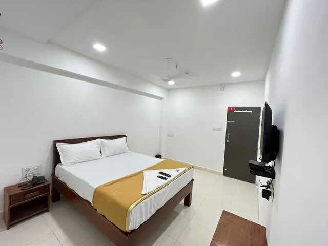 best hourly hotel in hotel nature peak surat
