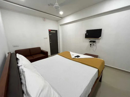 5 star hotels in hotel nature peak surat