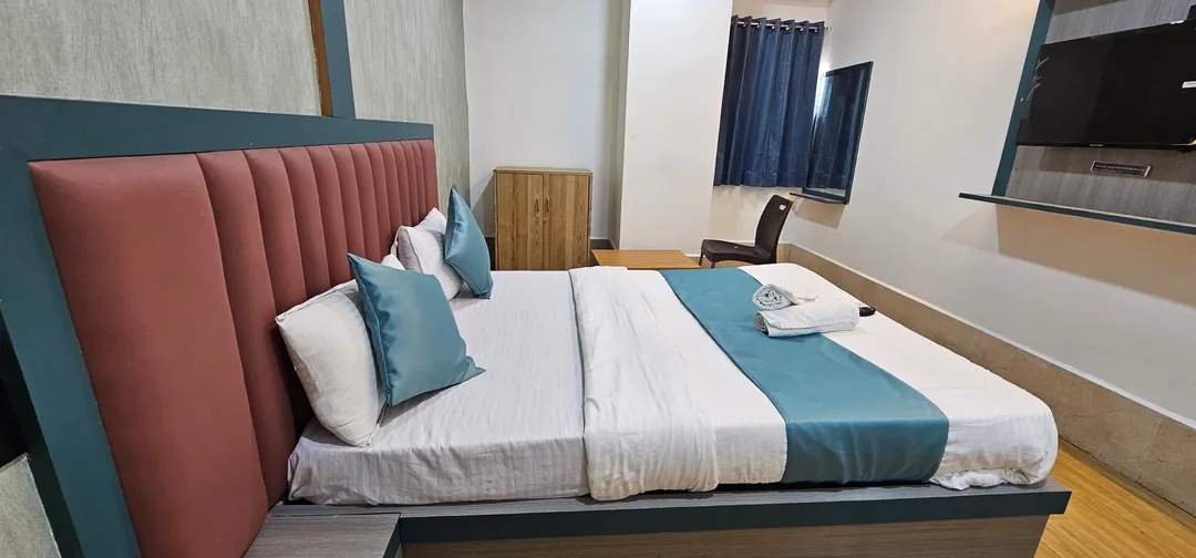 hotel with meeting room in bhimrad, surat - hotel radiyesan gold