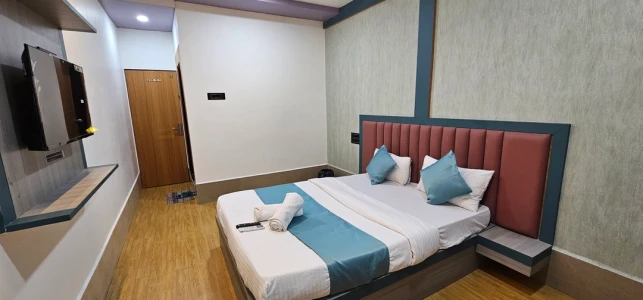 family hotel with pool in bhimrad, surat - hotel radiyesan gold