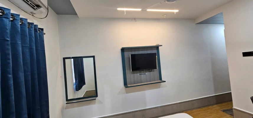 best night stay hotels in hotel radiyesan gold surat