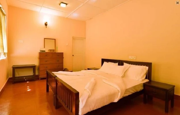 holiday resort in manalar division, theni - meghamalai sand river