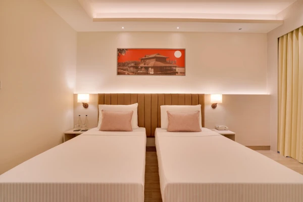 hotel with banquet hall in railway station, thiruvananthapuram - lemon tree premier thiruvananthapuram