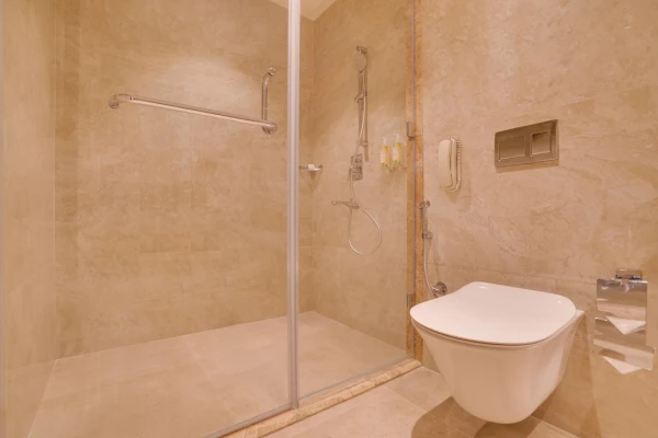 hotel room booking in railway station, thiruvananthapuram - lemon tree premier thiruvananthapuram