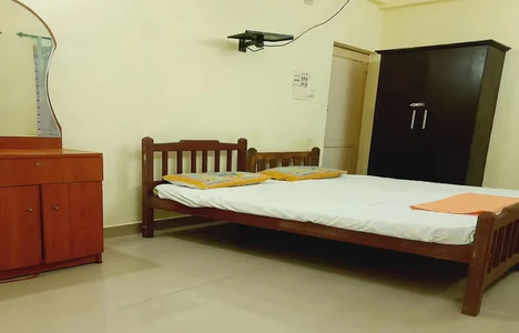Hotel with bar in pattom, thiruvananthapuram - radwan tourist home