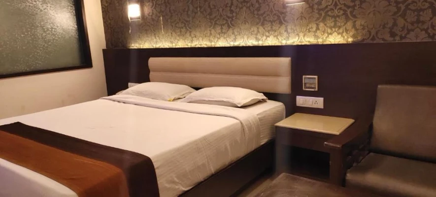 hotel with banquet hall in w blvd road, tiruchirappalli - hotel deepam