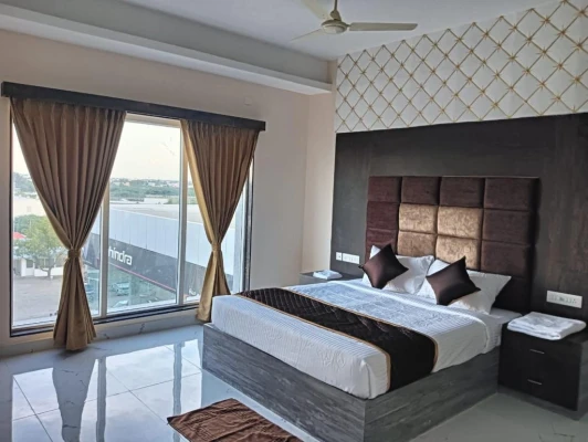 honeymoon hotels in sas square tiruchirappalli