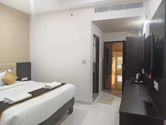 hotel with meeting room in maruthi nagar, tirupati - hotel raaga inn