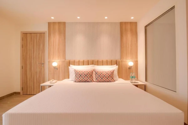 hotel with bar in tiruchanur, tirupati - lemon tree premier tirupati