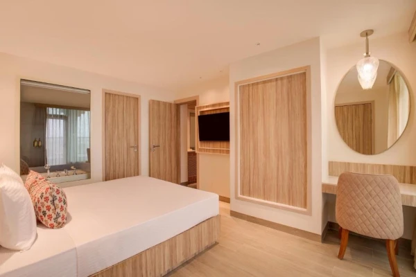 hotel with bar in tiruchanur, tirupati - lemon tree premier tirupati