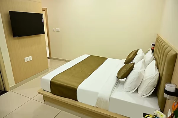 tourist hotels in hotel sr grand tumkur