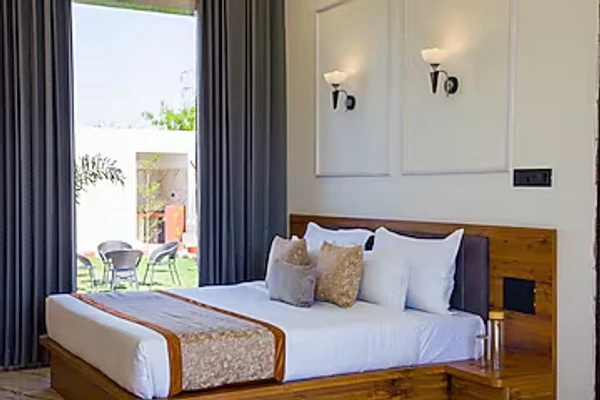 hotel near udaipur airport - alaya stays parvam retreat 2 bhk villa with private pool