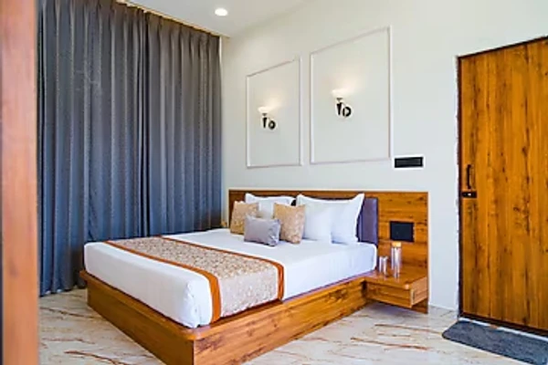 hotel with free parking in badi udaipur, udaipur - alaya stays parvam retreat 2 bhk villa with private pool