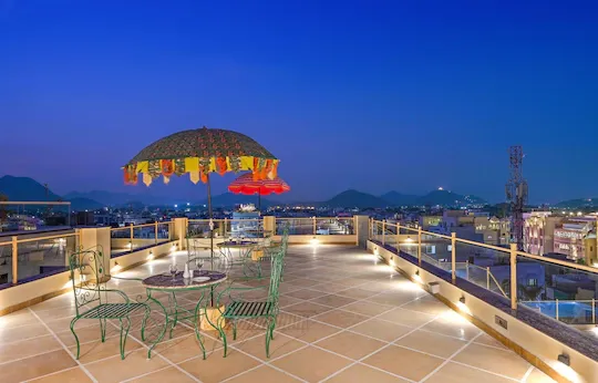 hotel with free parking in shavri colony, udaipur - barliyas heritage boutique