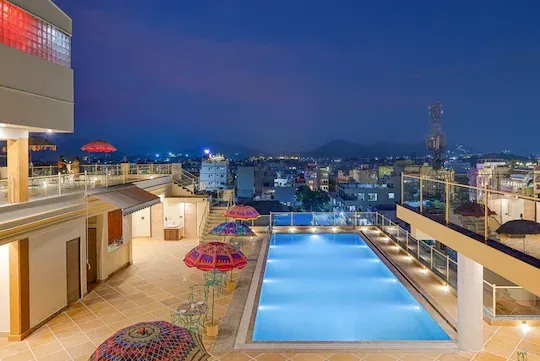 jacuzzi hotel in shavri colony, udaipur - barliyas heritage boutique