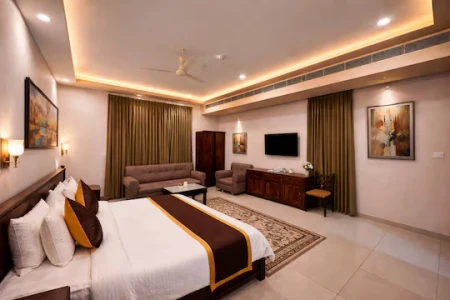 hotel with banquet hall in fateh sagar road, udaipur - daksh the fateh retreat-udaipur