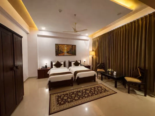 hotel with swimming pool in fateh sagar road, udaipur - daksh the fateh retreat-udaipur