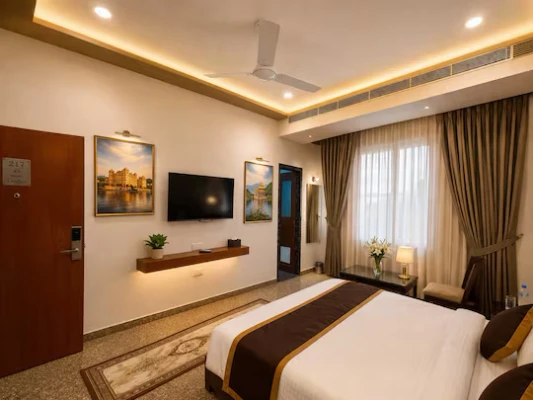 hotel near udaipur railway station - daksh the fateh retreat-udaipur