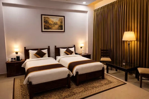 hotel with party hall in fateh sagar road, udaipur - daksh the fateh retreat-udaipur