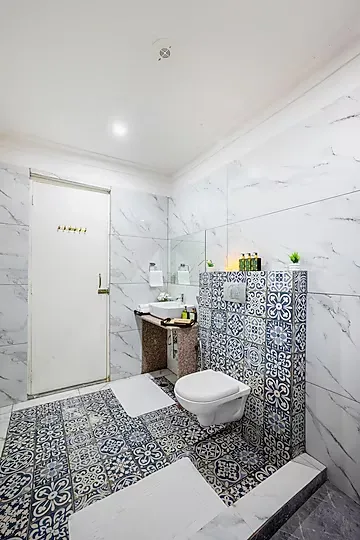 hotel with swimming pool in kundal ubeshwarji, udaipur - elivaas amber royale 3 bhk with pvt pool & terrace udaipur