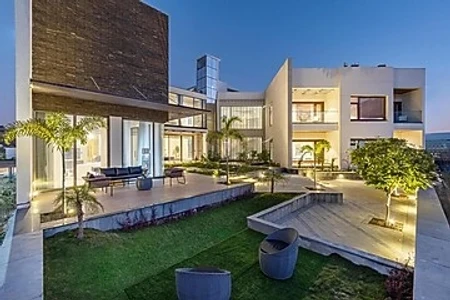 hotel near udaipur railway station - elivaas prive 5 bhk kvanya mansion with pvt pool & home theater udaipur