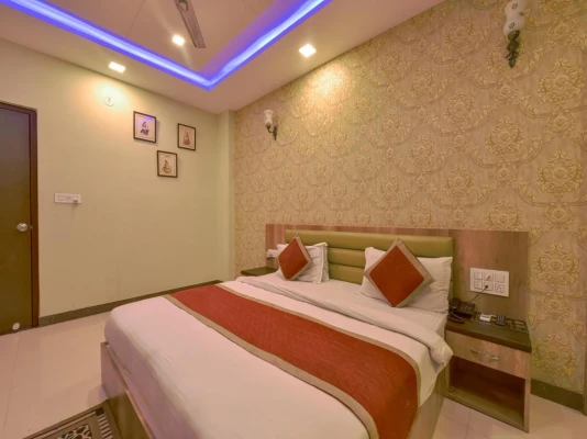 best cheap hotels in hotel golden leaf udaipur