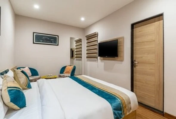hotel near udaipur airport - the hoften divi hotel aradhya inn udaipur