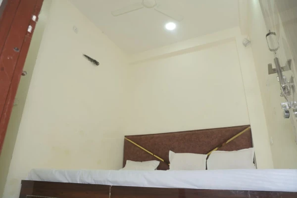 hourly hotels in hotel jaya palace ujjain