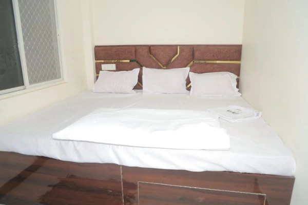 cheap and best hotels in hotel jaya palace ujjain
