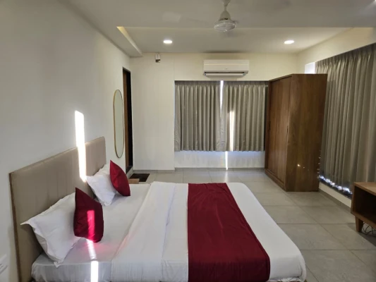 hotel with free parking in vasna, vadodara - gajraj hotel