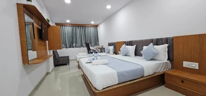 best hotels for few hours in hotel 4 season vadodara