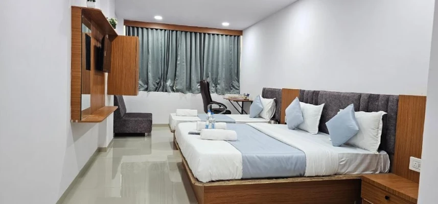 hotel with free parking in bhayli, vadodara - hotel 4 season