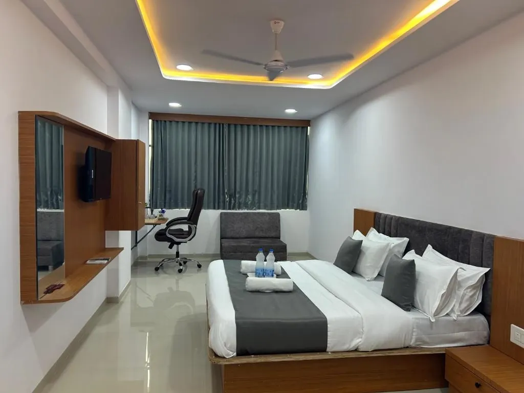 jacuzzi hotel in bhayli, vadodara - hotel 4 season