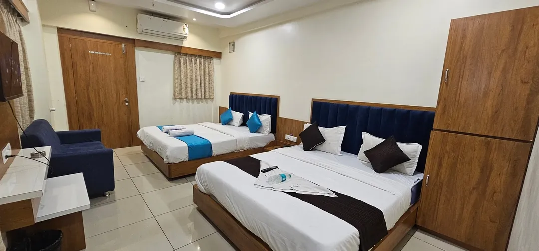 couple hotels in hotel akshar palace vadodara