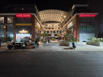 best day stay hotels in hotel gajraj vadodara